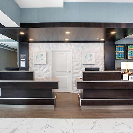 Hilton Garden Inn Halifax Airport Enfield Bagian luar foto