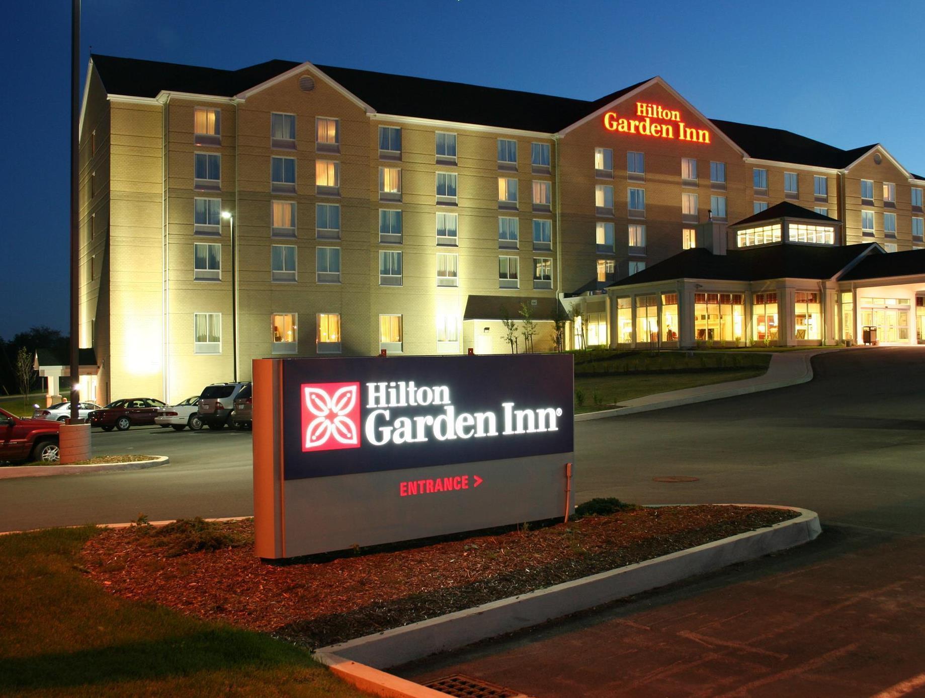 Hilton Garden Inn Halifax Airport Enfield Bagian luar foto