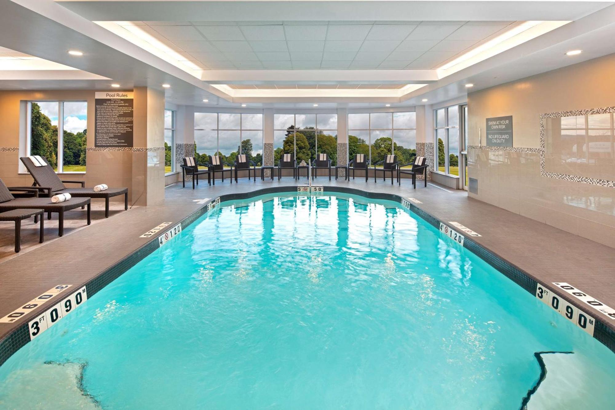 Hilton Garden Inn Halifax Airport Enfield Bagian luar foto