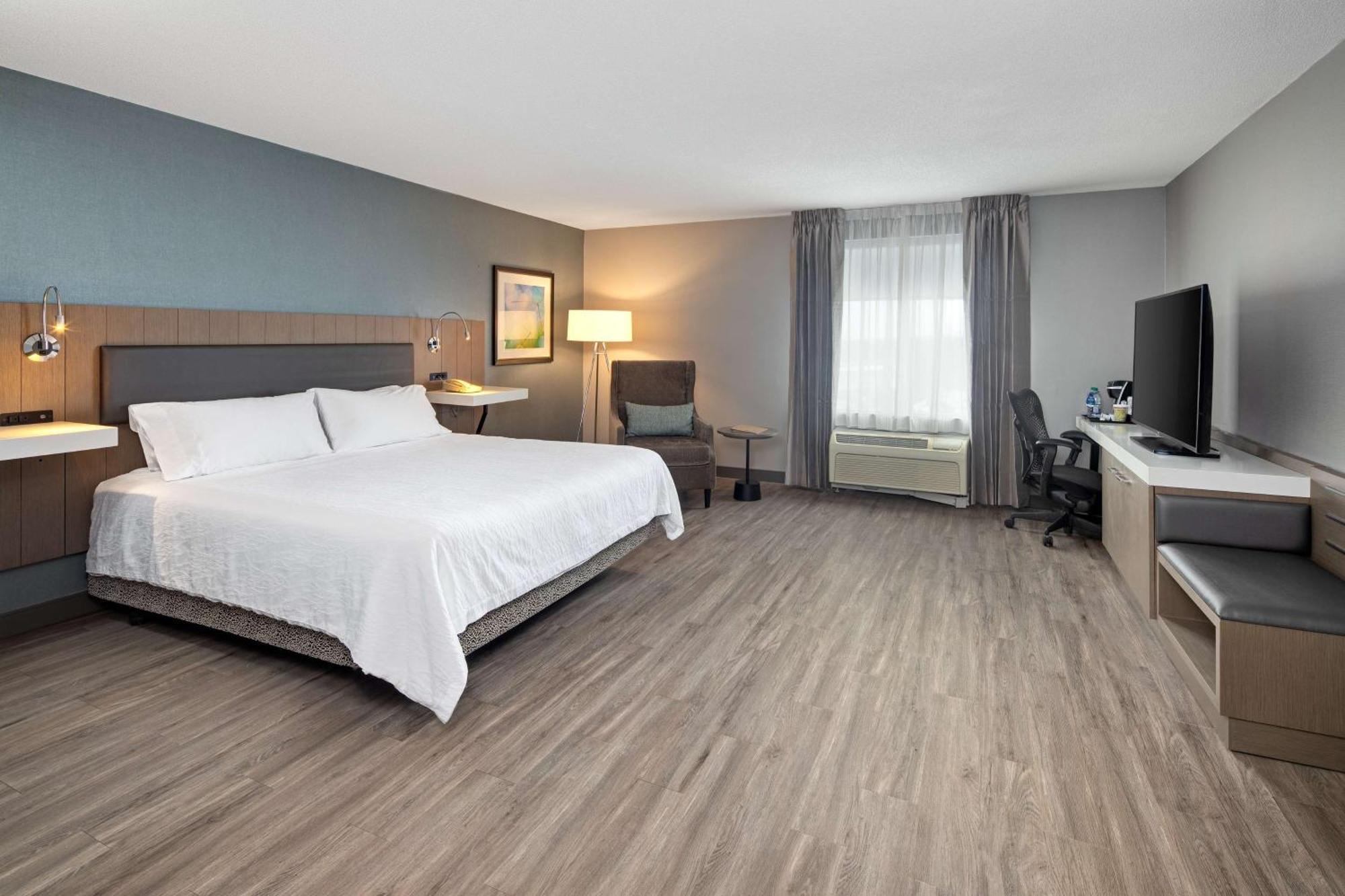 Hilton Garden Inn Halifax Airport Enfield Bagian luar foto