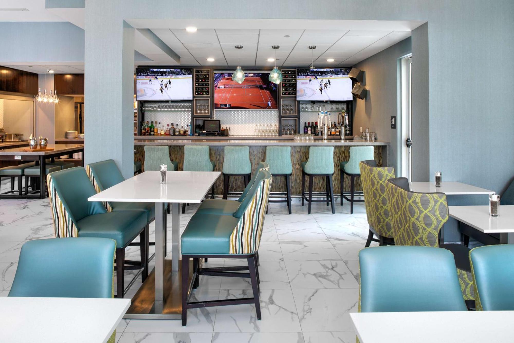 Hilton Garden Inn Halifax Airport Enfield Bagian luar foto
