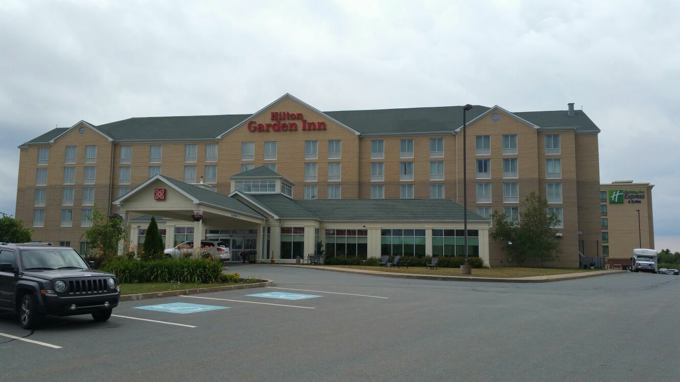 Hilton Garden Inn Halifax Airport Enfield Bagian luar foto